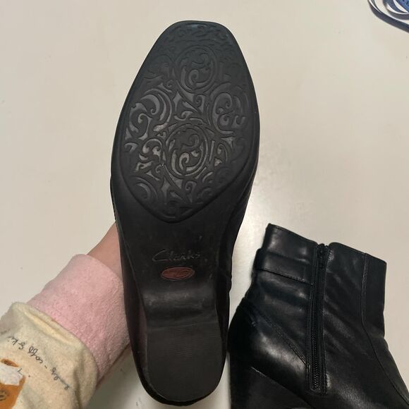 Clarks Ankle Boots - Picture 4 of 7